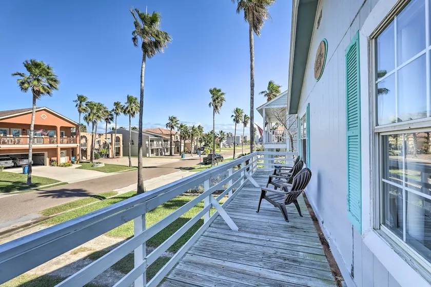 Family-Friendly South Padre Island Escape w/ Grill - Image 1