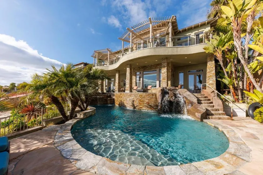 Villa Bahia Your Waterfront Private Beach Retreat in Beautiful Carlsbad - Image 1