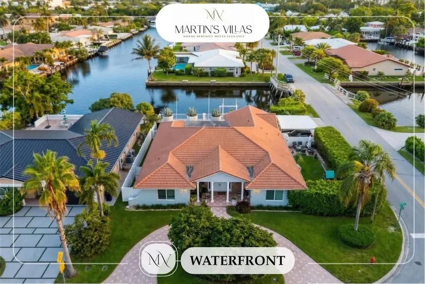 Luxury Waterfront w Pool, Sauna, Dock & Playground - Image 1