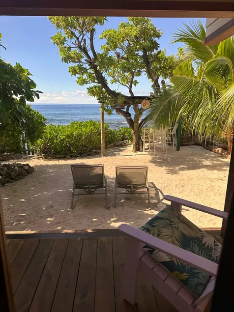 Tehinavai Bungalow: Oceanfront, sandy and coral beach, whale-watching, Moorea - Image 1