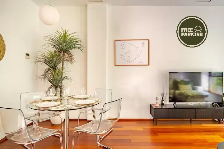 Nice flat with Parking in the Heart of Seville - Image 1