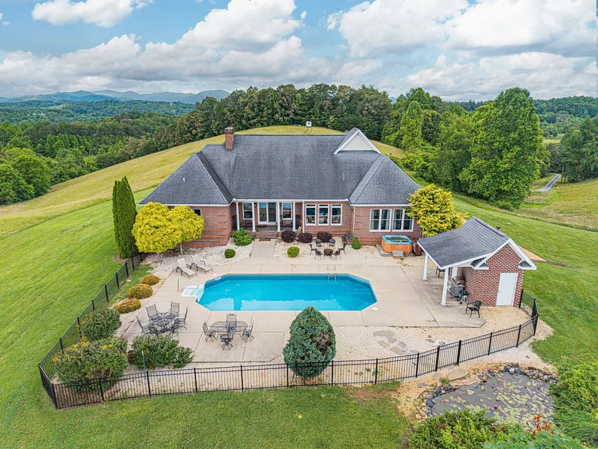 Luxury Getaway w/ Stunning Views | Pool, Hot Tub | Sleeps 20 - Image 1