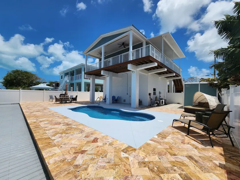 3/2 SFH w. Private pool/dockage/quick Gulf access - Image 1