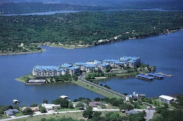 Great 1 bedroom, Pool/Gym Great Lake Travis Views - Image 1