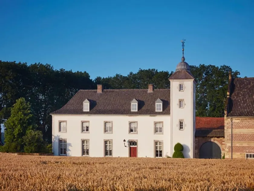Stately 16-person manor farm in South Limburg - Image 1