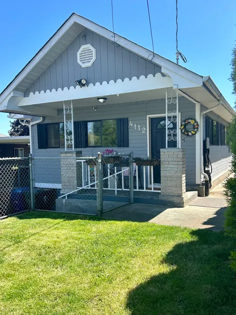 Cheerful Proctor Home in the Heart of the 253 - Image 1
