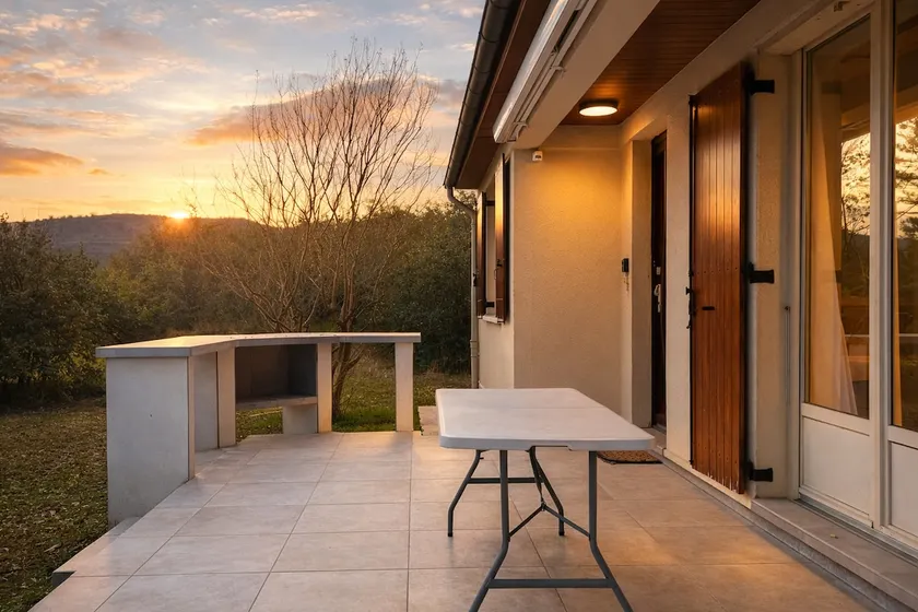 Air-conditioned House | Large Garage | Exterior - Image 1