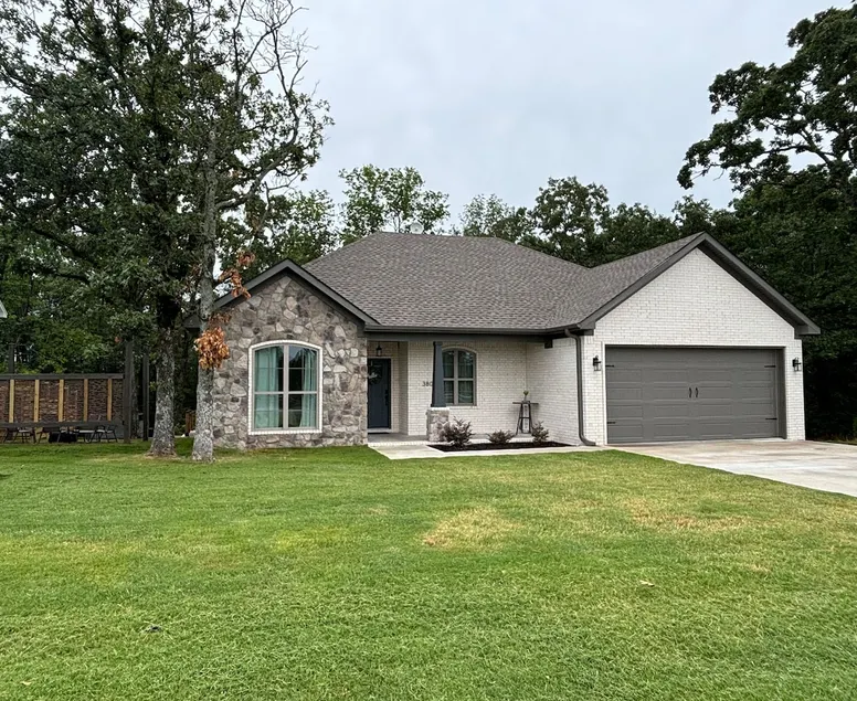 New! Hilltop Hideway w/arcade and hot tub! - Image 1