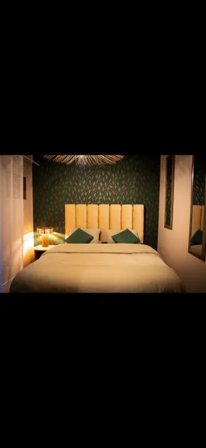 The 8 • Private Sauna & Jacuzzi + Parking - Image 1