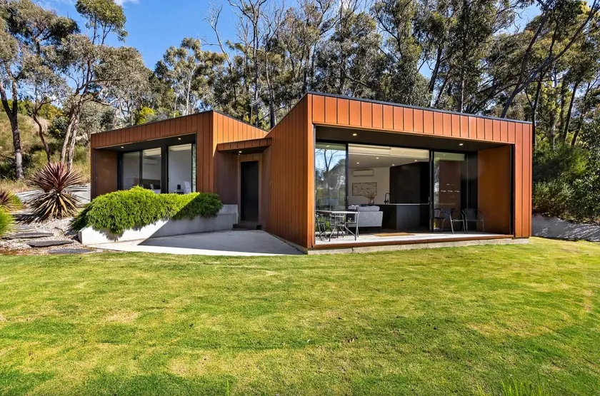 Lithic House -wood fire and bush views - Image 1