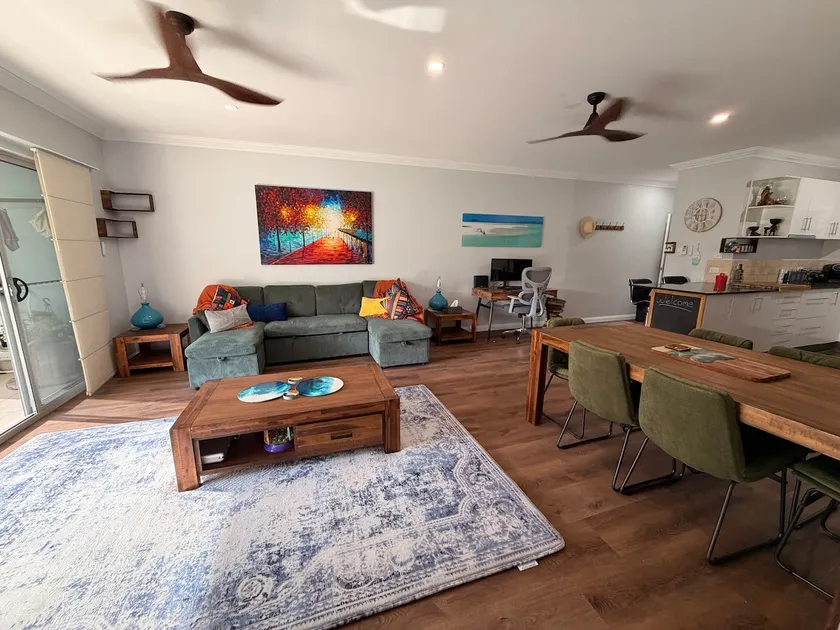 Private spa, two king bedrooms and shared pool - Image 1