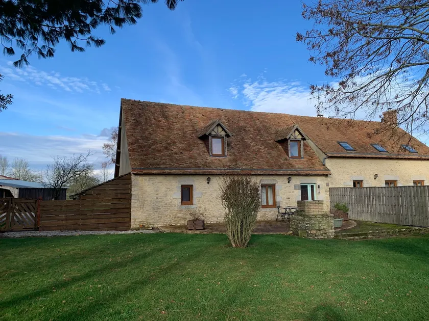 Cottage in the countryside and close to town - Image 1