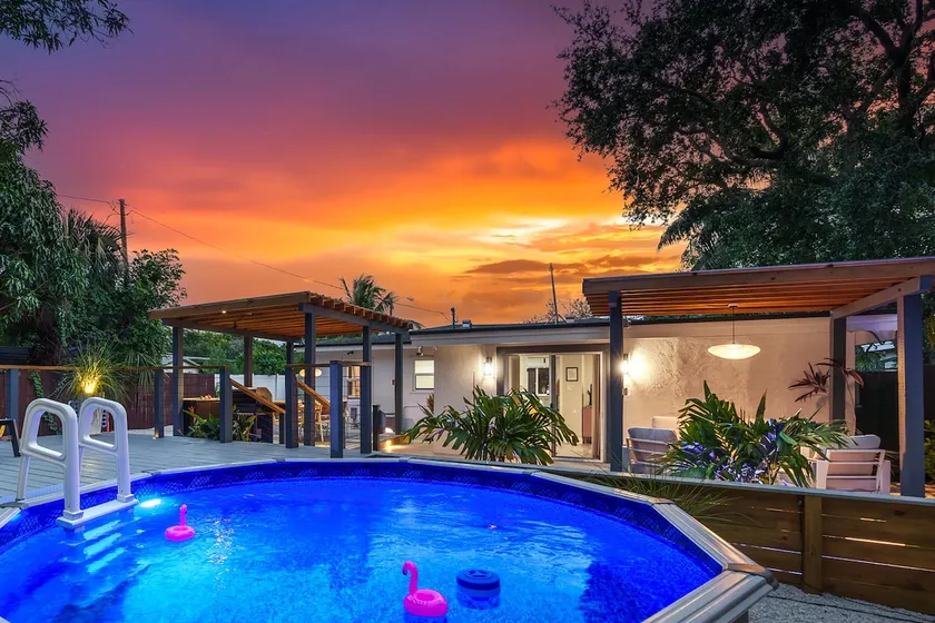 Swim, Dine, and Relax - Your private paradise awaits - Image 1