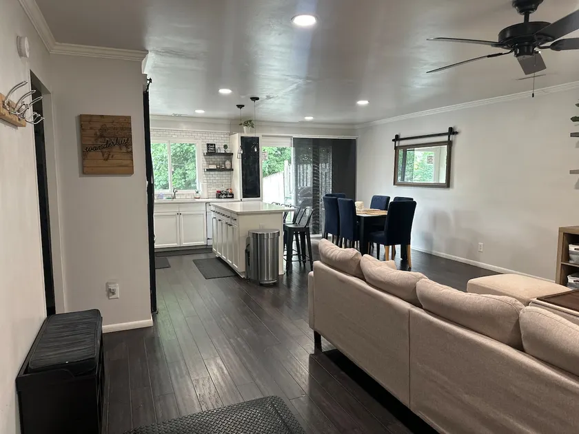 Cheerful 3 bedroom home w/ fun backyard + parking - Image 1
