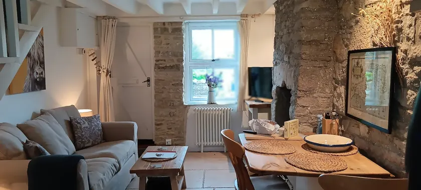 Willow Tree cottage. - Image 1