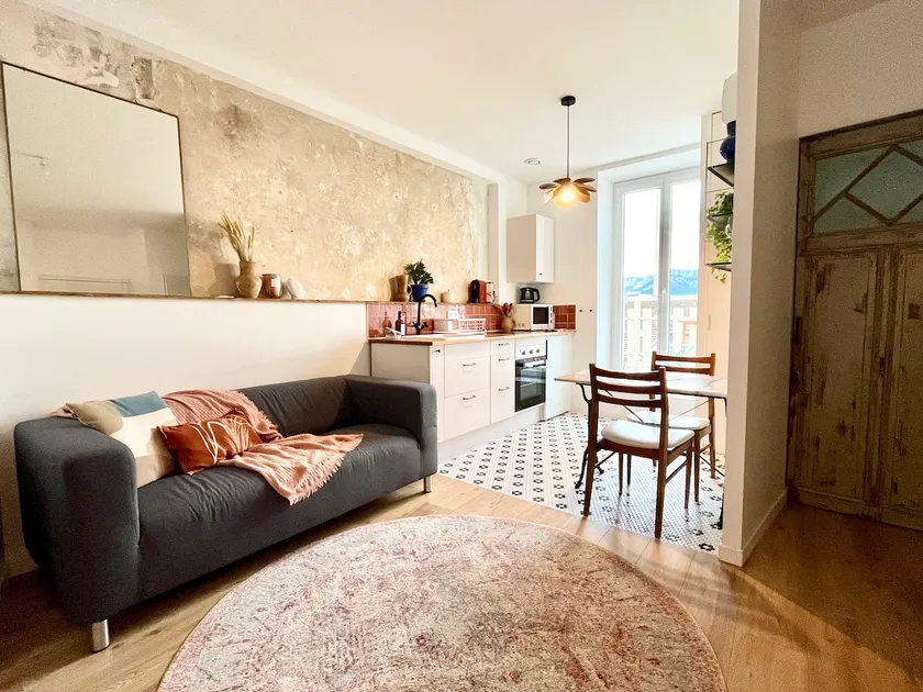 Le Petit Gambetta, Panoramic View! Netflix - Image 1