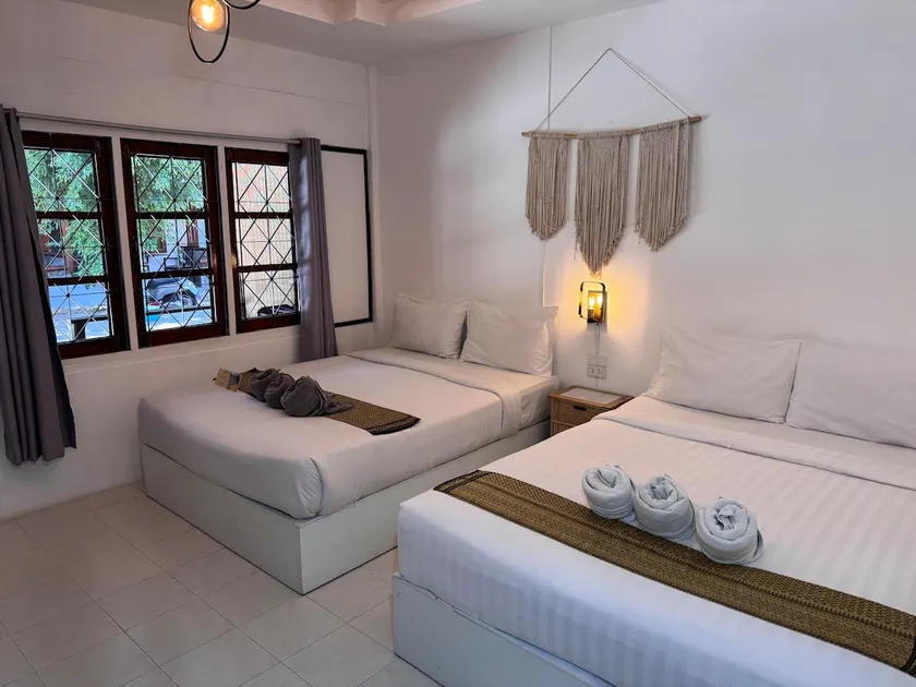 Comfortable house with one bedroom and balcony - Image 1