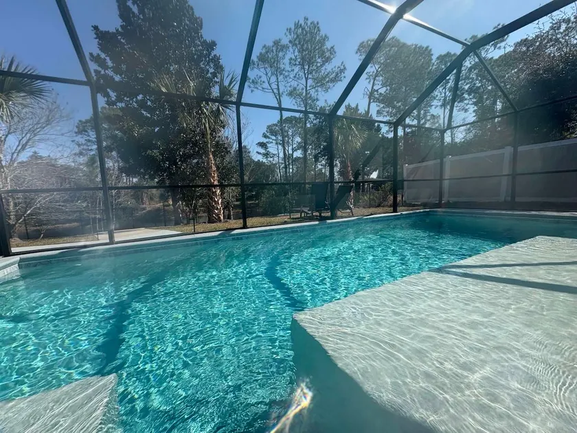Waterfront, pet friendly home with Pool - Image 1