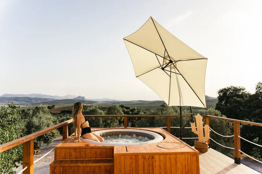 Cottage with private Jacuzzi - Image 1