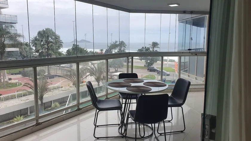 Apartment located in front of Barra beach - Image 1