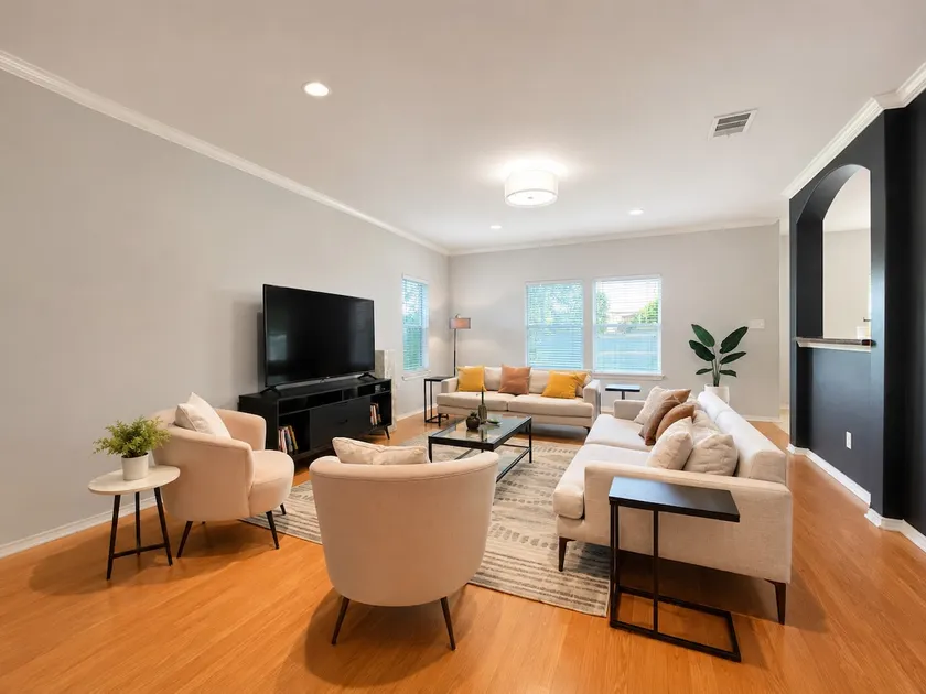 Modern South Austin Home|King Bed • Gym • Patio • Sleeps 6- Ideal for long stays - Image 1
