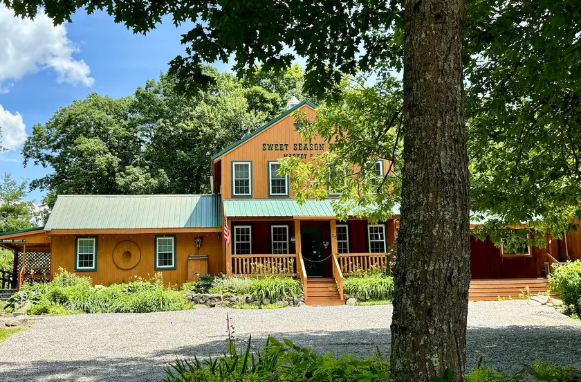 The Washington Suite on u-pick blueberry farm. - Image 1