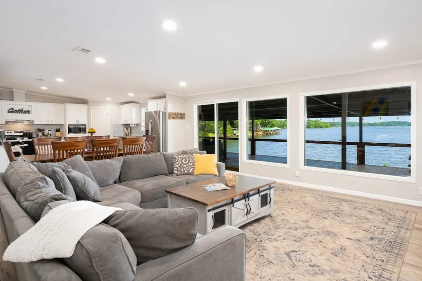 Waterfront House with Amazing Views & Giant Deck - Image 1