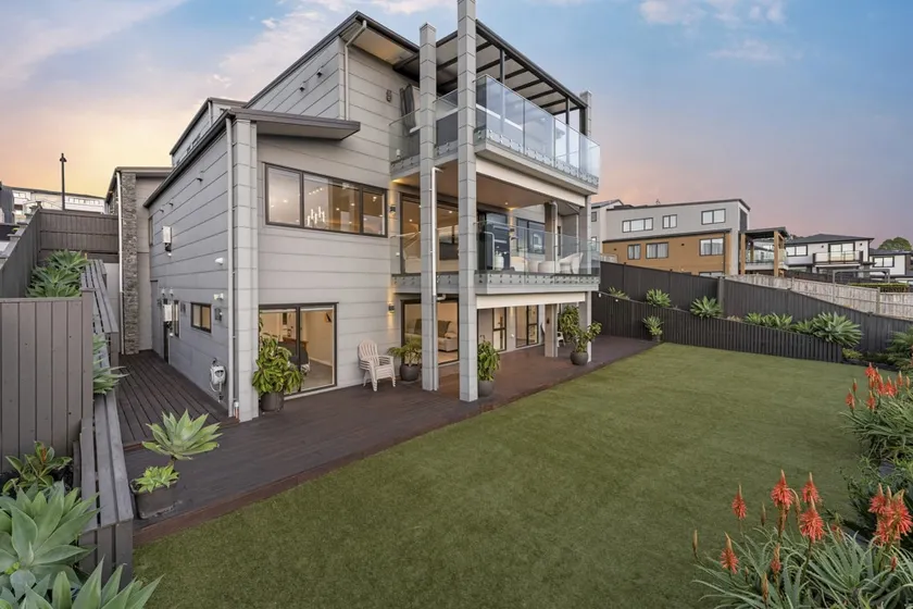 Modern & private guest house in East-Auckland. - Image 1