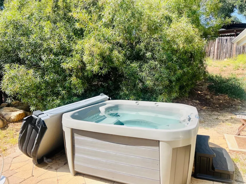 Ojai Getaway with Hot Tub - Image 1