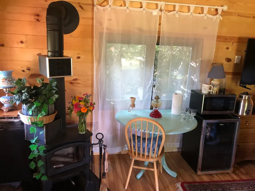 Little cabin - Image 1