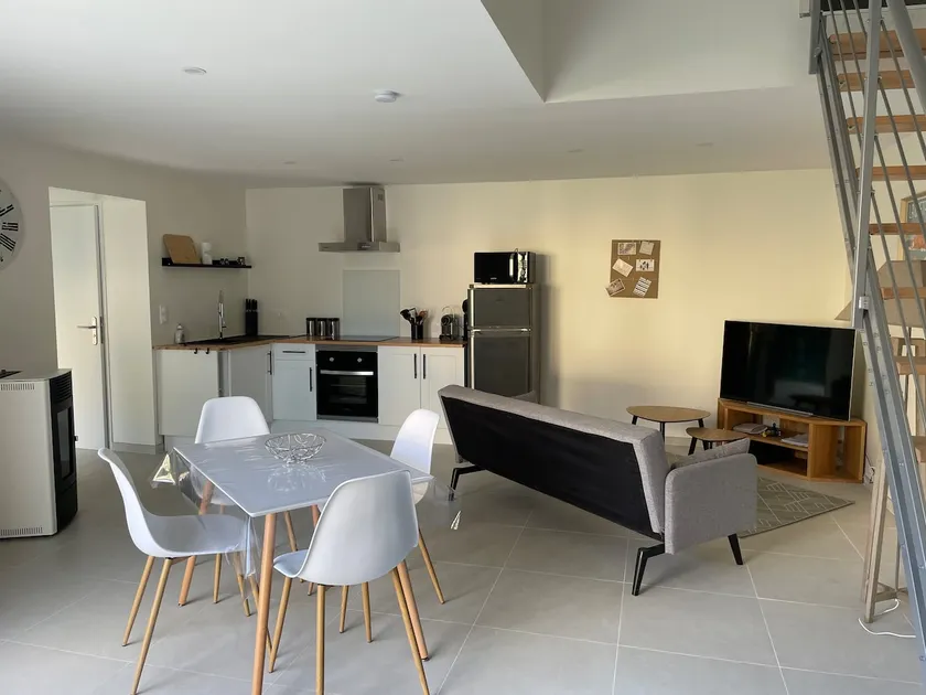 Quiet duplex accommodation - Image 1