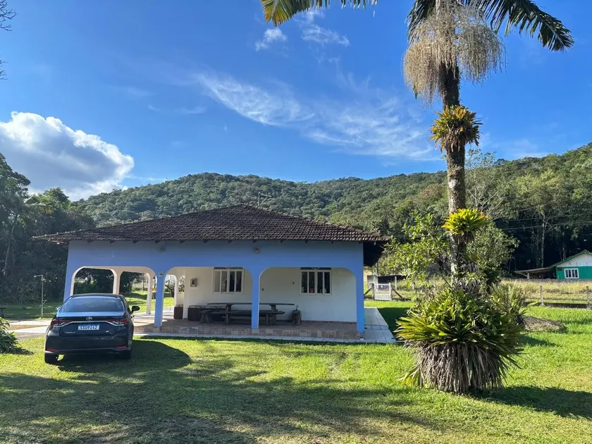 Spacious and pleasant farmhouse in Babitonga Bay. - Image 1