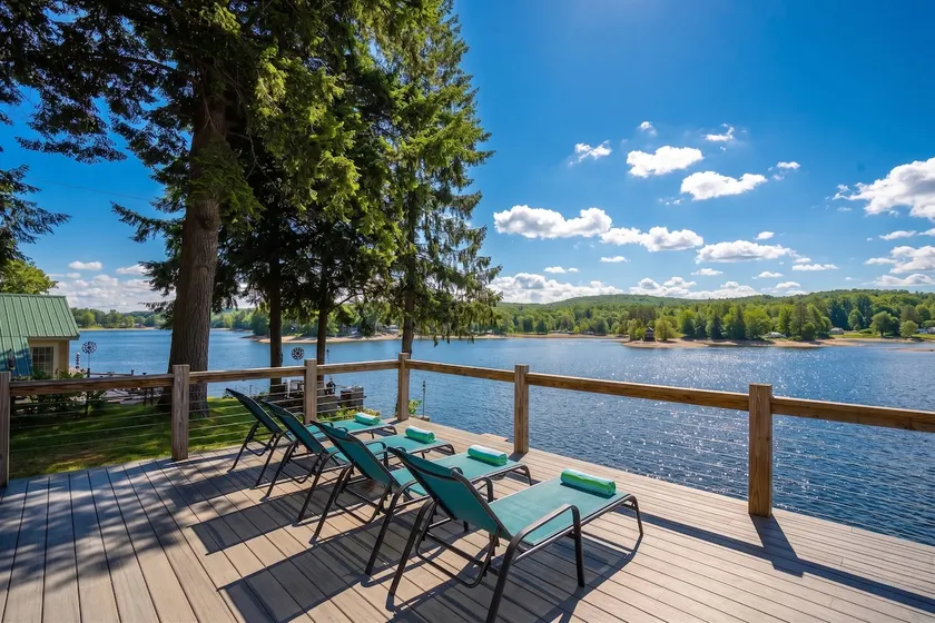 Lakefront, 5 Min to Colgate, Sleeps 8 - Image 1
