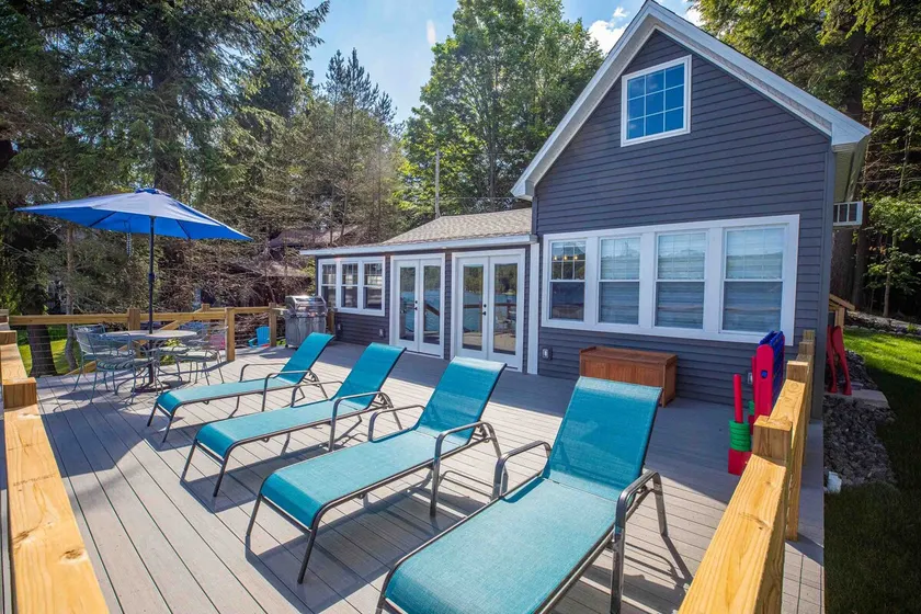 Modern Lake Retreat, Sleeps 8, 5 min to Colgate - Image 1