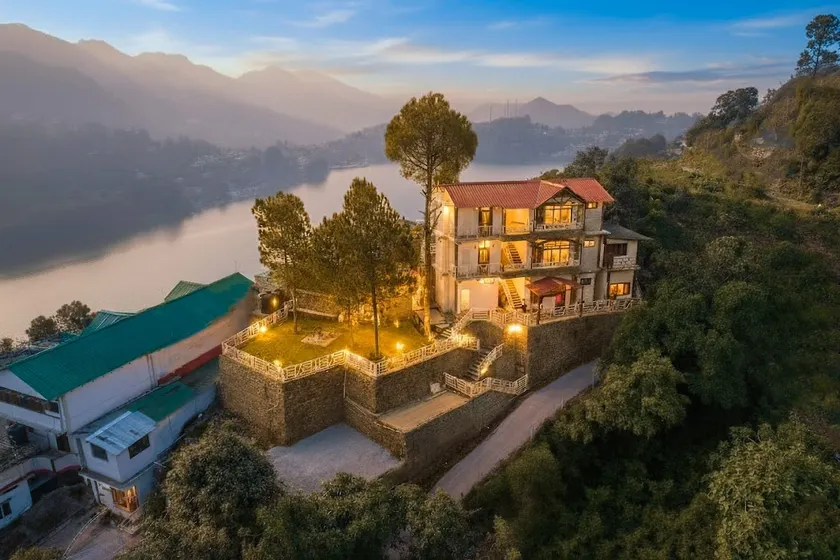 Bhimtal | 4BR Cottage on the Lake w/ BBQ & Bonfire - Image 1