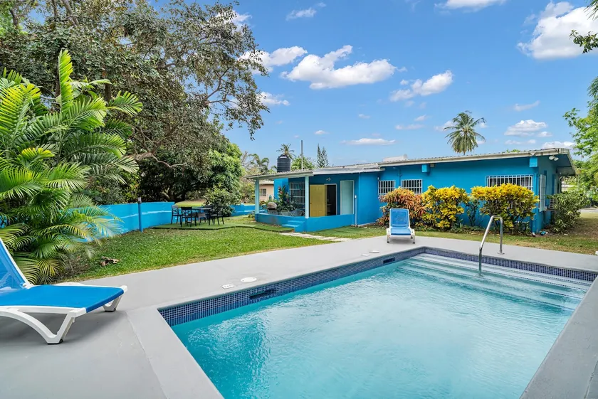 Villa Blue Nights - Image 1