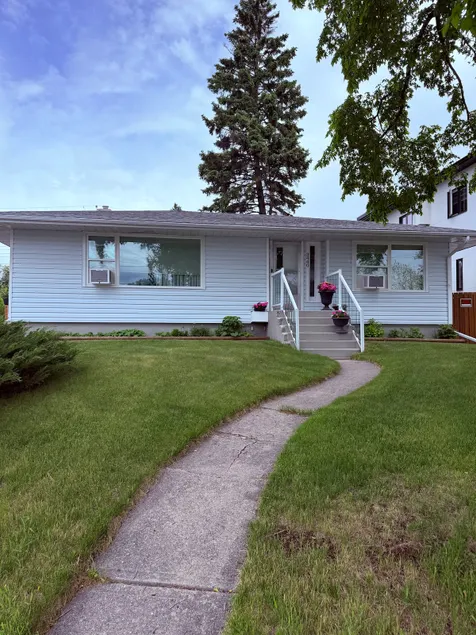 Bungalow in Killarney - Image 1