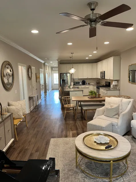 Shabby chic 4 Bedroom Townhome with pool access - Image 1