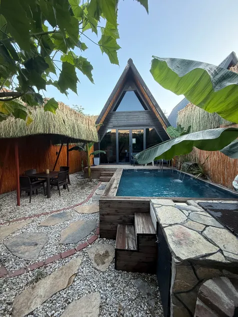 3-Hot Pool + Jacuzzi in the Room - Image 1