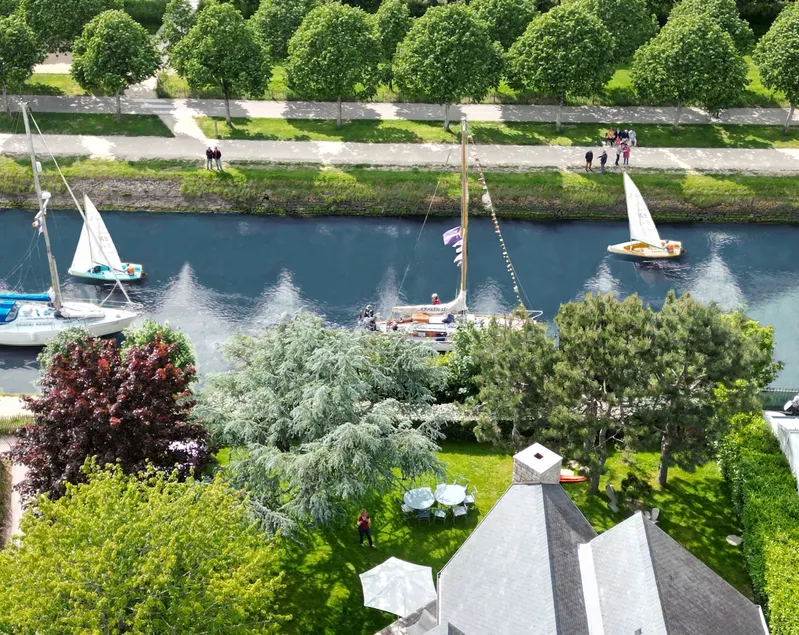 Villa M Vannes, 4* with jacuzzi overlooking the marina - Image 1