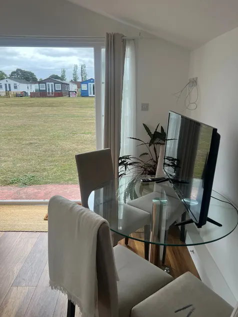 Adorable 2 bedroom holiday chalet. Newly renovated - Image 1