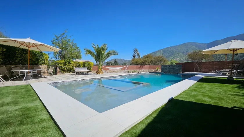 House in the Curacaví Valley. - Image 1