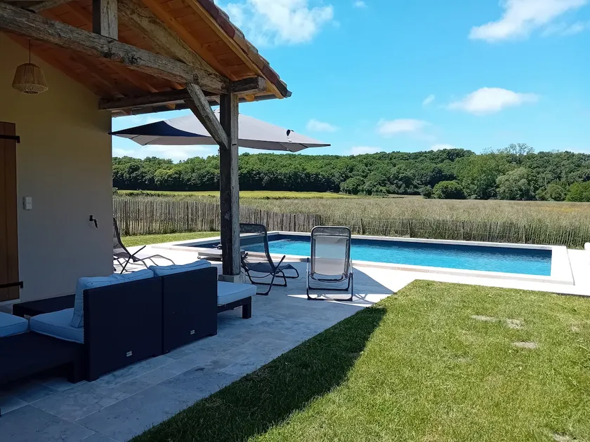 Large, charming gîte with pool. - Image 1