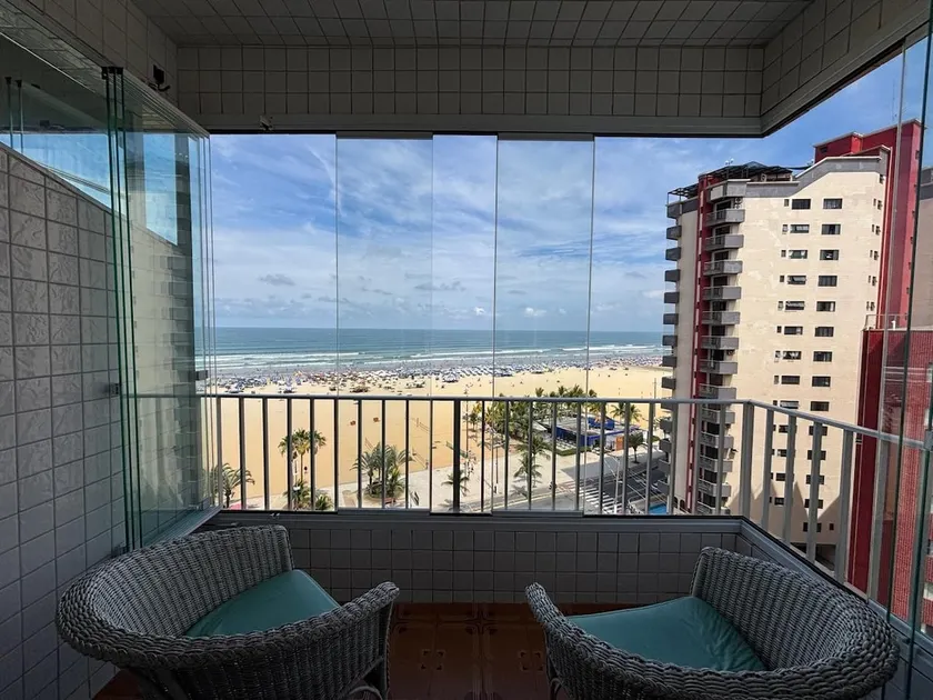 Charming beachfront apartment, with parking - Image 1