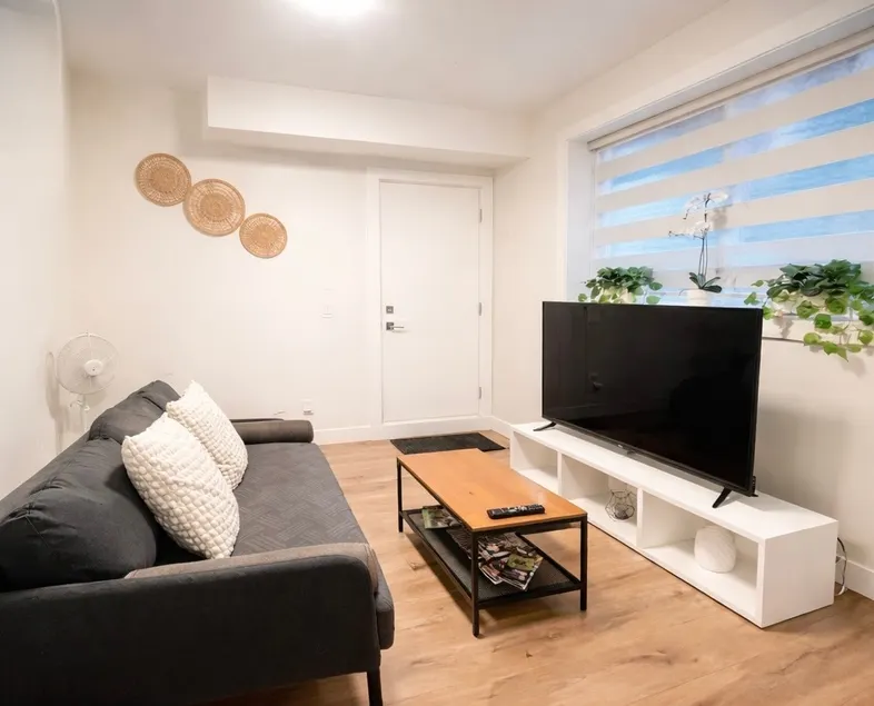 Beautiful Suite (Unit #1), 1BR - Image 1