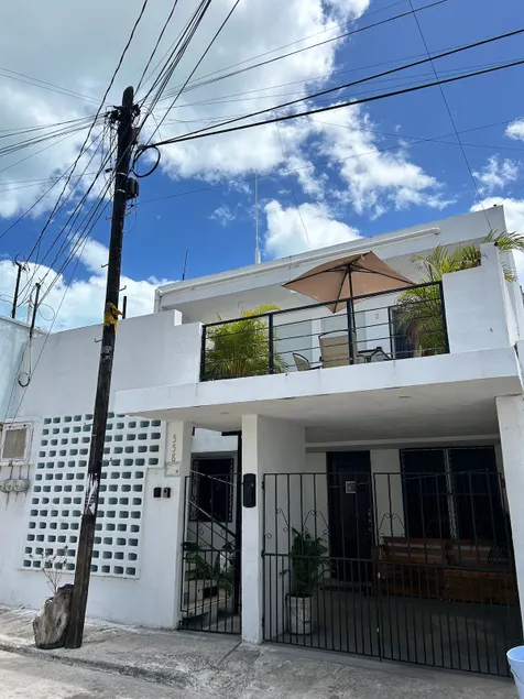 Bones's Private Studio #1 - 2.2 Km from the beach! - Image 1
