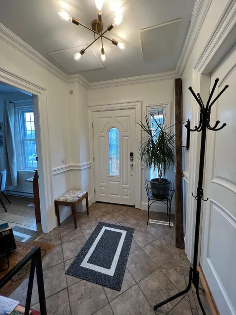Private Suite: The Castine in town center - Image 1