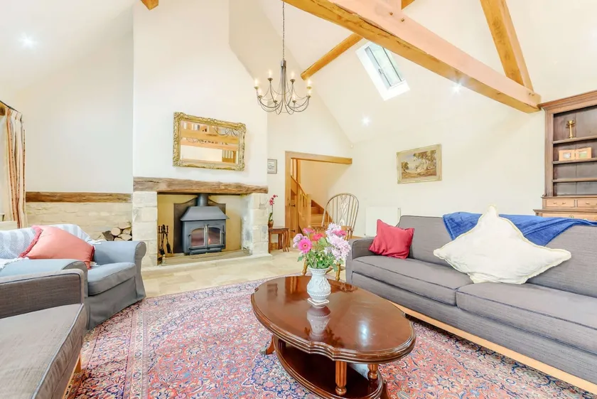 Dog friendly holiday cottage in the Cotswolds with a hot tub - Owls Roost - Image 1