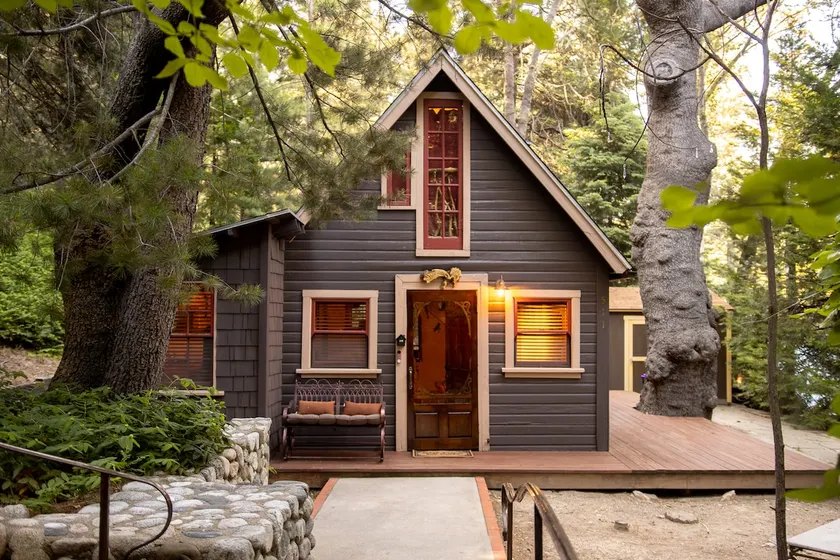 Storybook Nook-Romantic, Secluded, Pets OK! - Image 1