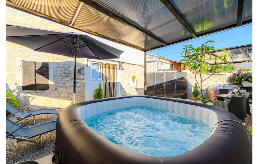 Amazing Home In Barat With House A Panoramic View - Image 1